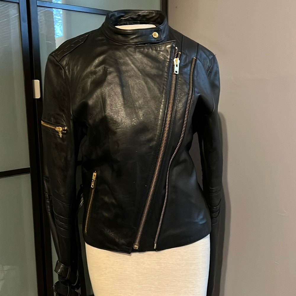 MODA international like New Black leather jacket